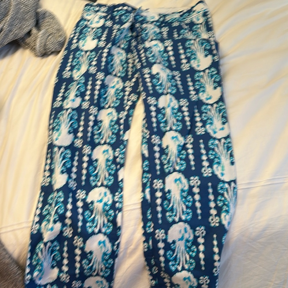 Blue and white crop cotton